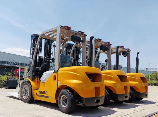 6600LBS 7700LBS Κατασκευαστές ανελκυστήρων ντίζελ 3500kg Ανελκυστήρες ντίζελ