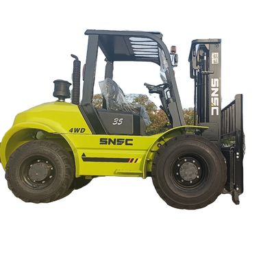 3000 kg 3500 kg Τετρακίνητο ανεμοφόρο με τριπλό στύλο